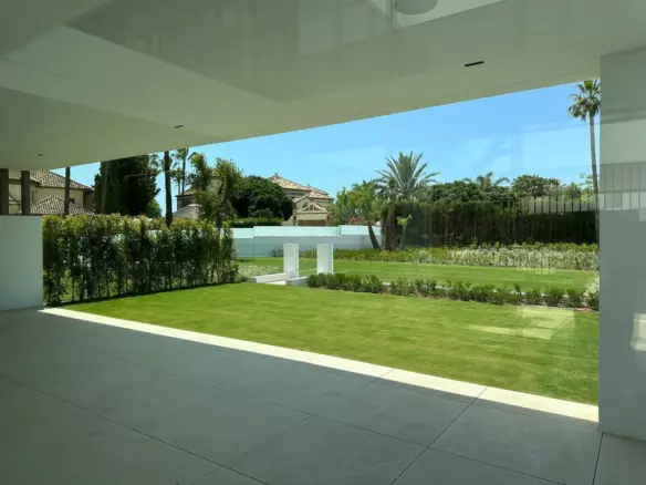 4-bedroom Villa In Marbella, Spain (442 M²)