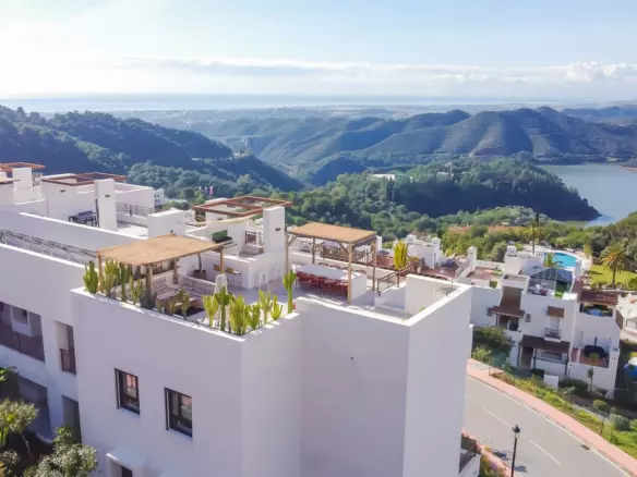 3-bedroom Apartment In Istan, Spain (140 M²)