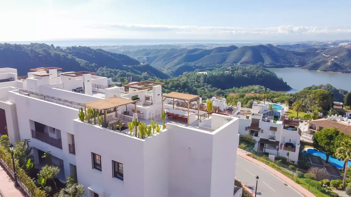 3-bedroom Apartment In Istan, Spain (140 M²)