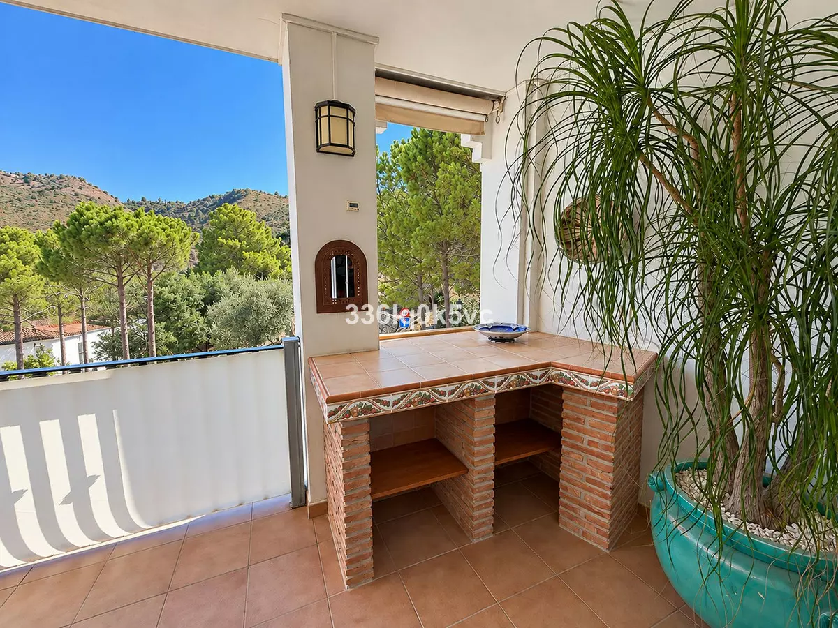 2-bedroom Apartment In Benahavis, Spain (115 M²)