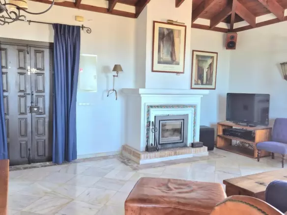 3-bedroom Villa In Benahavis, Spain (212 M²)