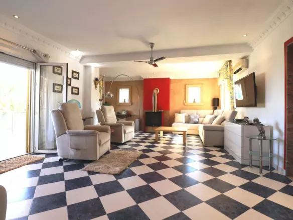 3-bedroom Villa In Algorfa, Spain (264 M²)