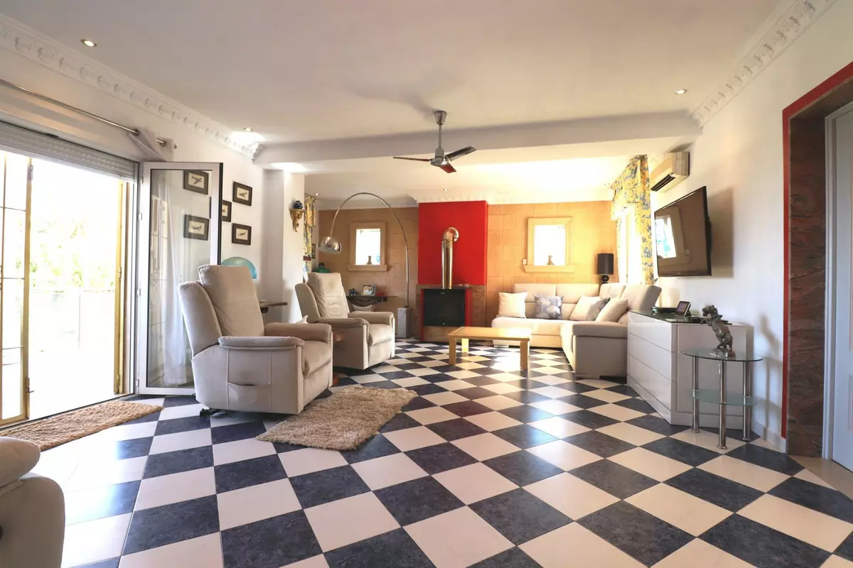 3-bedroom Villa In Algorfa, Spain (264 M²)