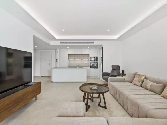 2-bedroom Apartment In Fuengirola, Spain (124 M²)