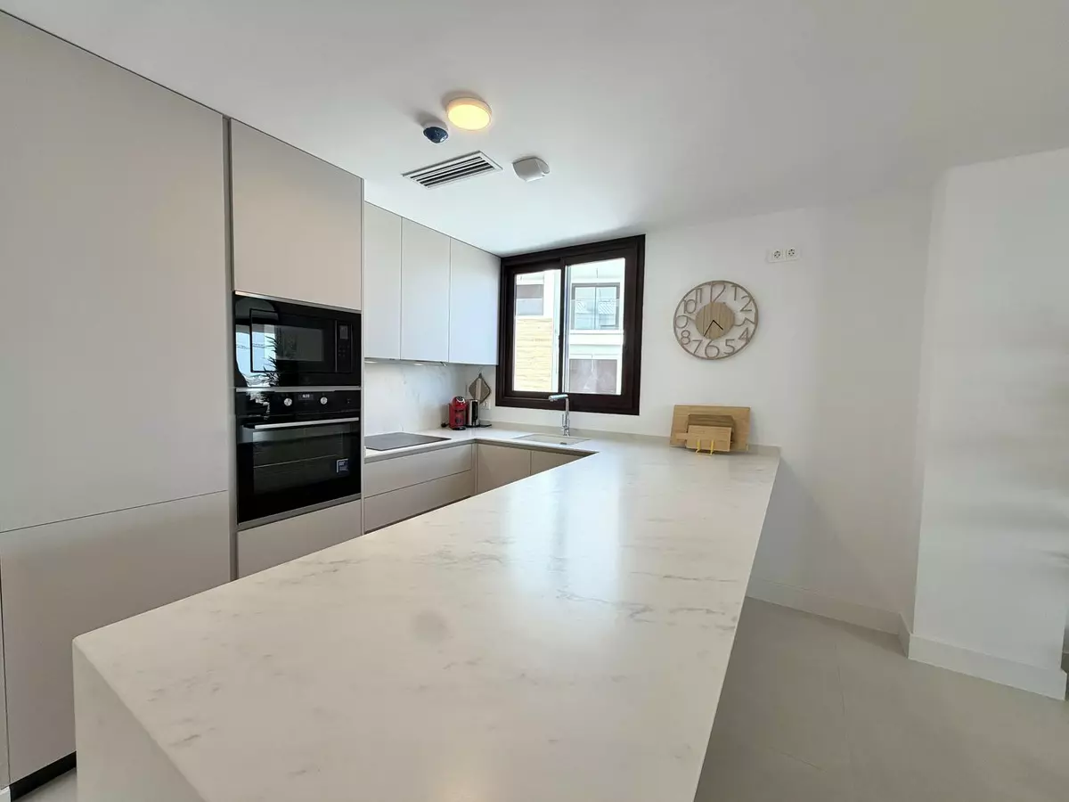 3-bedroom Apartment In Fuengirola, Spain (101 M²)