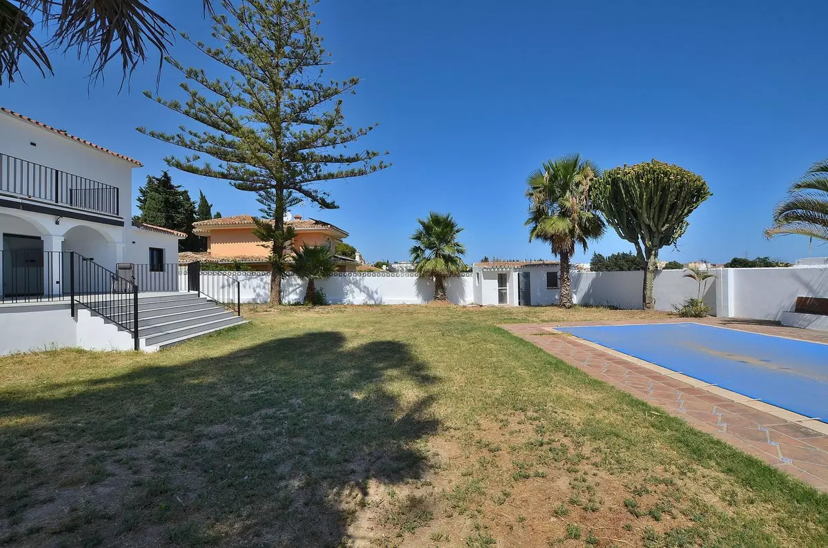 5-bedroom Villa In Mijas, Spain (307 M²)