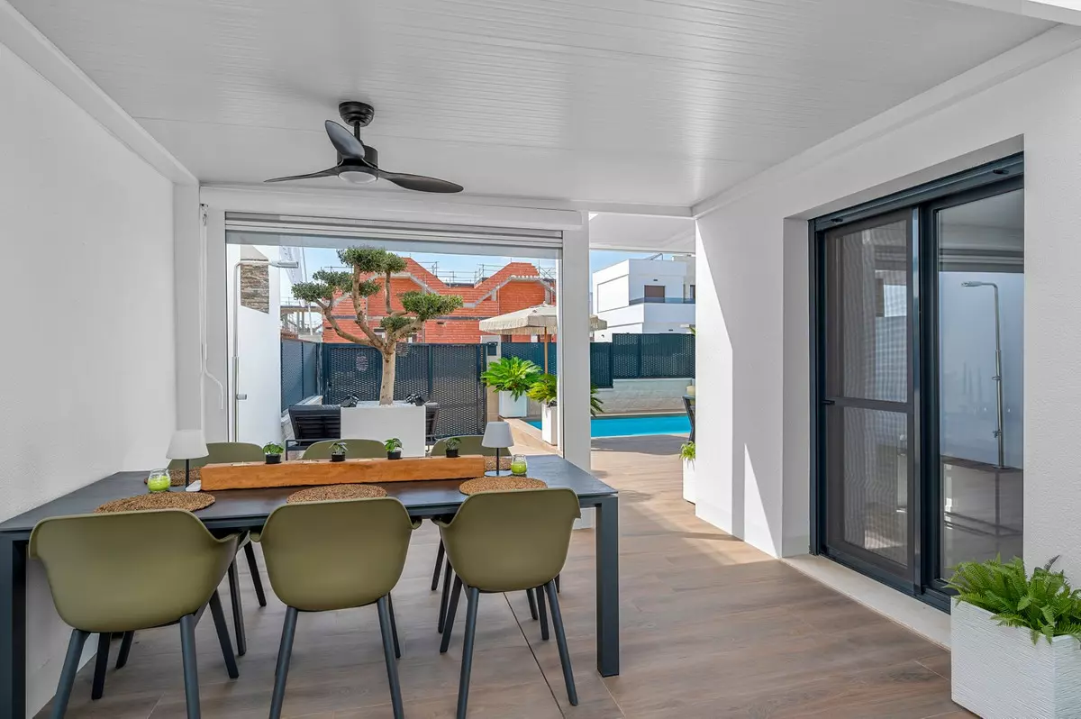 3-bedroom Villa In Orihuela, Spain (119 M²)