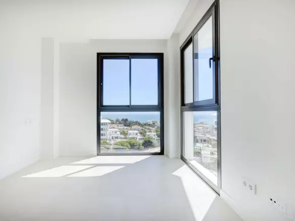 3-bedroom Apartment In Fuengirola, Spain (132 M²)
