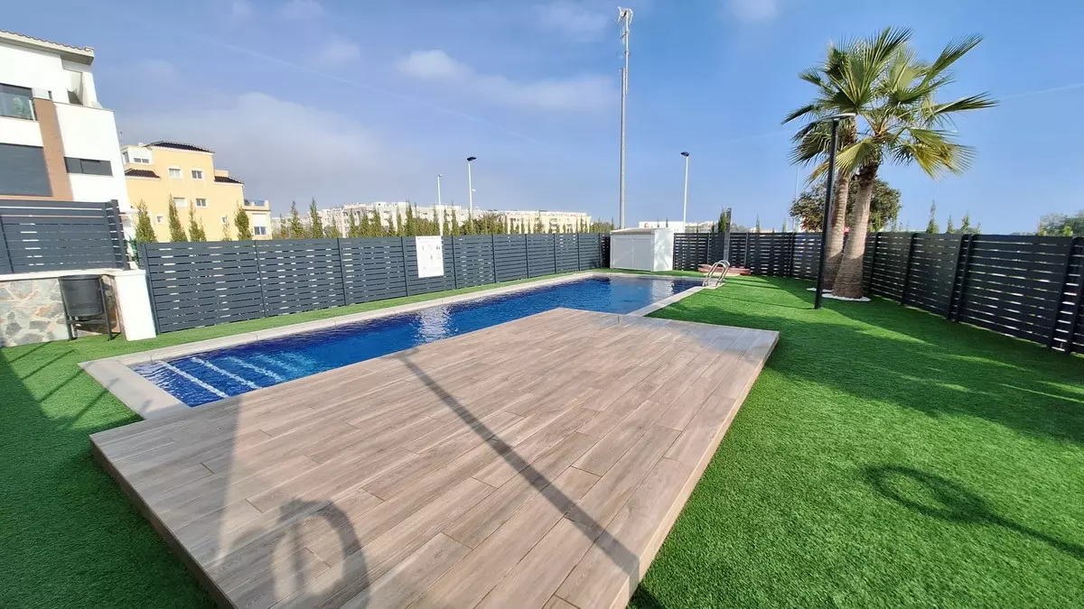 3-bedroom Apartment In Guardamar Del Segura, Spain (120 M²)