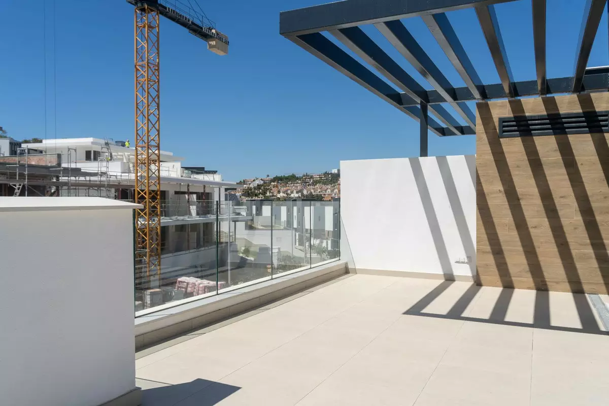 3-bedroom Villa In Estepona, Spain (140 M²)
