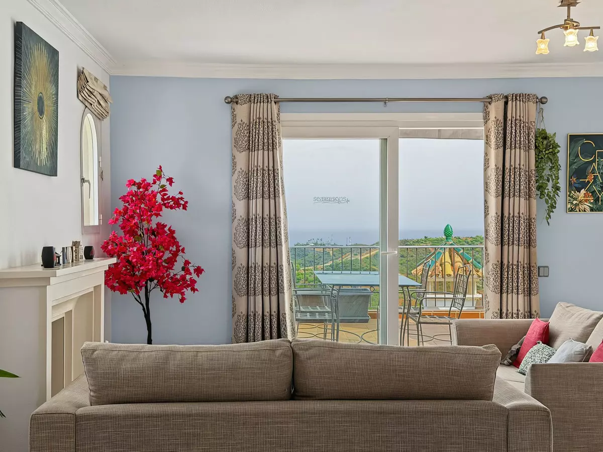 2-bedroom Apartment In Estepona, Spain (104 M²)