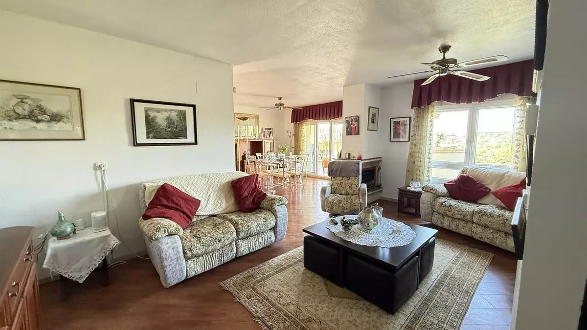 5-bedroom Villa In Orihuela, Spain (220 M²)