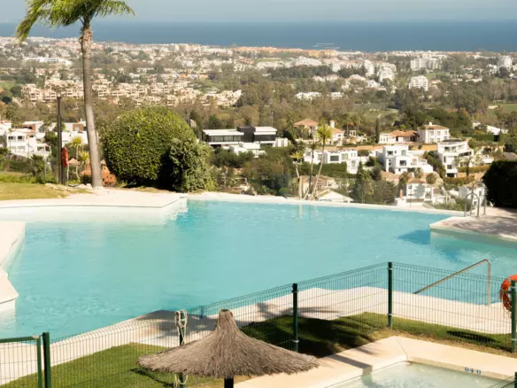 3-bedroom Apartment In Benahavis, Spain (128 M²)