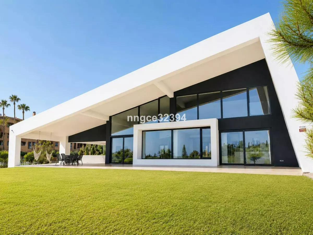 5-bedroom Villa In Estepona, Spain (411 M²)
