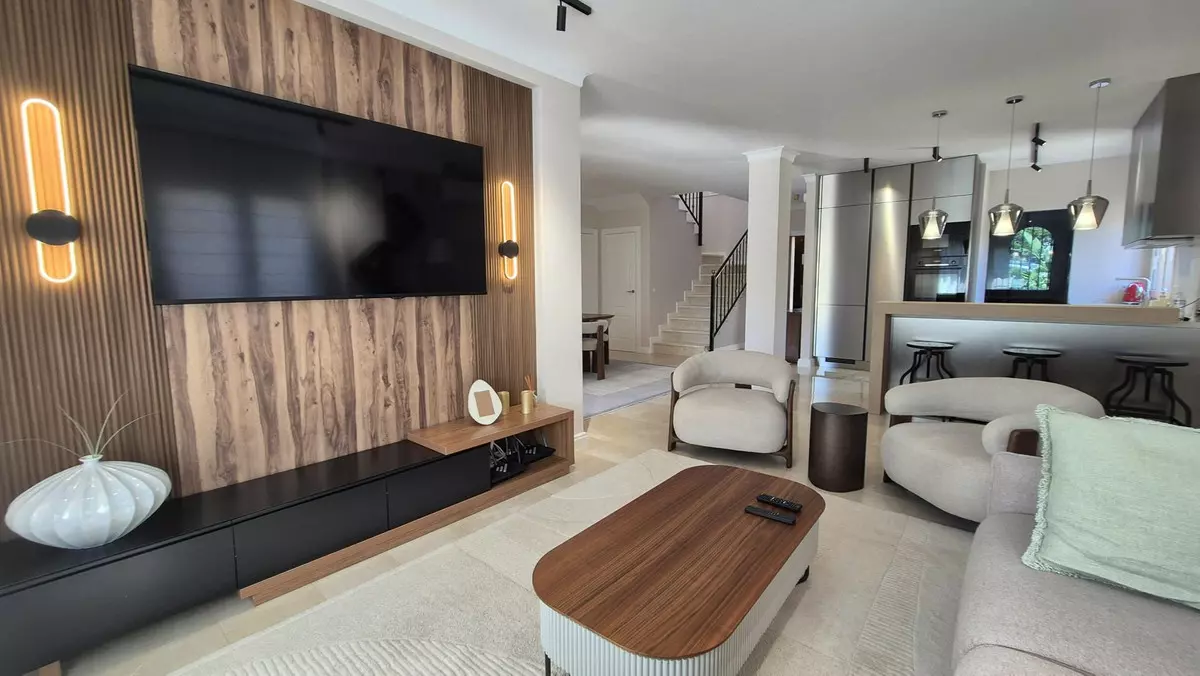 4-bedroom Villa In Mijas, Spain (185 M²)