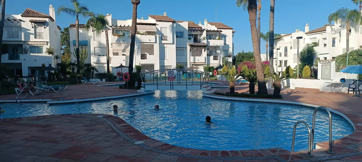3-bedroom Apartment In Estepona, Spain (208 M²)