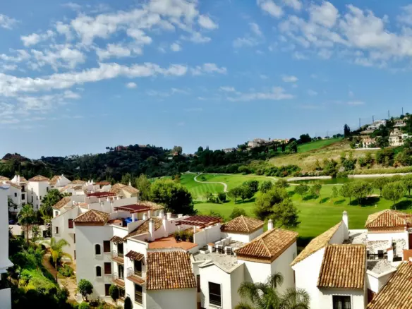 3-bedroom Apartment In Benahavis, Spain (108 M²)