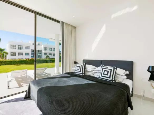 3-bedroom Apartment In Estepona, Spain (114 M²)