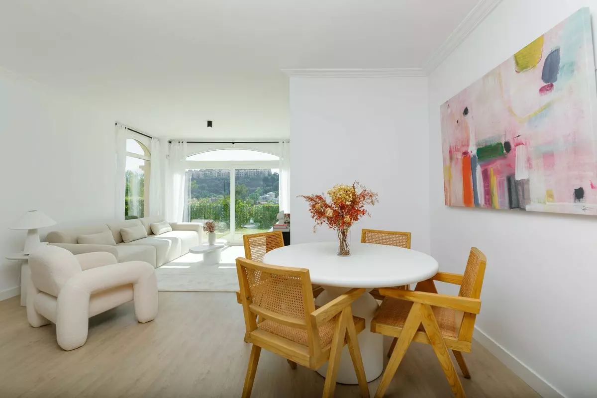 3-bedroom Apartment In Benahavis, Spain (123 M²)