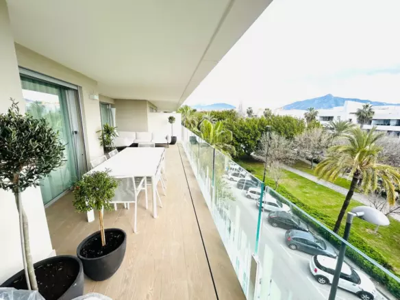 3-bedroom Apartment In Marbella, Spain (103 M²)