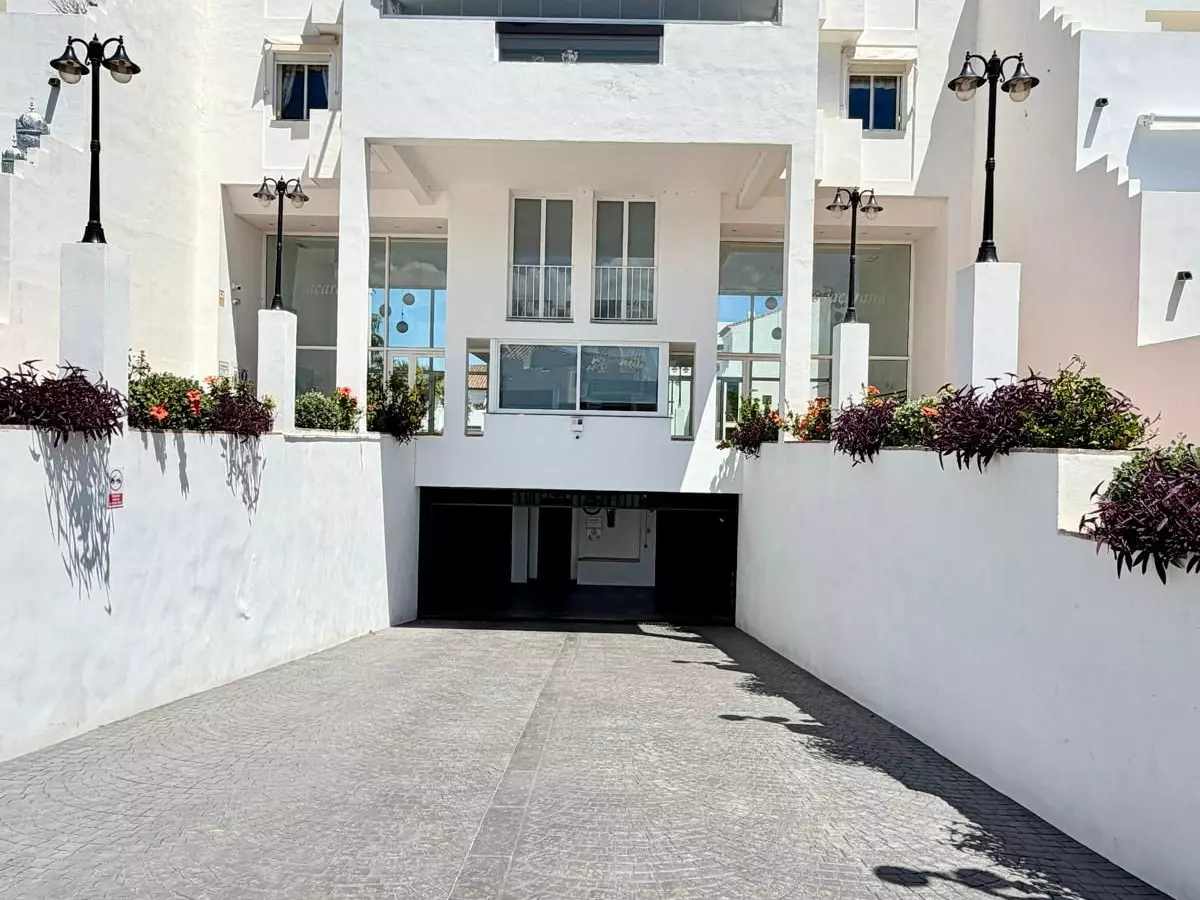 3-bedroom Apartment In Estepona, Spain (145 M²)