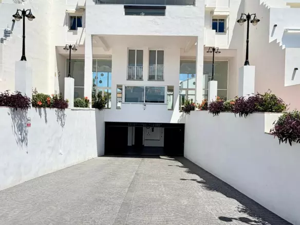 3-bedroom Apartment In Estepona, Spain (145 M²)