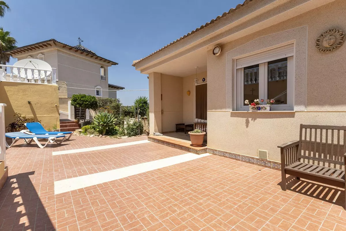 5-bedroom Villa In Algorfa, Spain (272 M²)