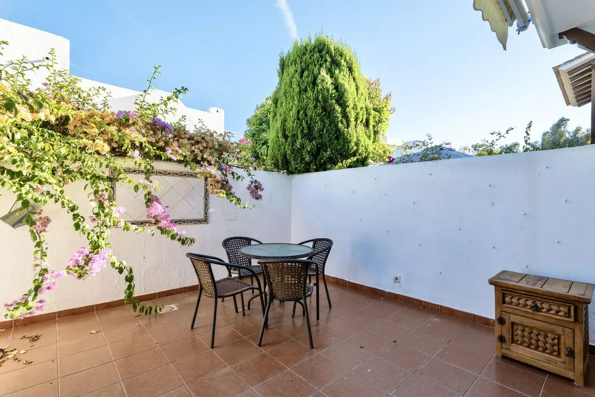 2-bedroom Apartment In Estepona, Spain (84 M²)