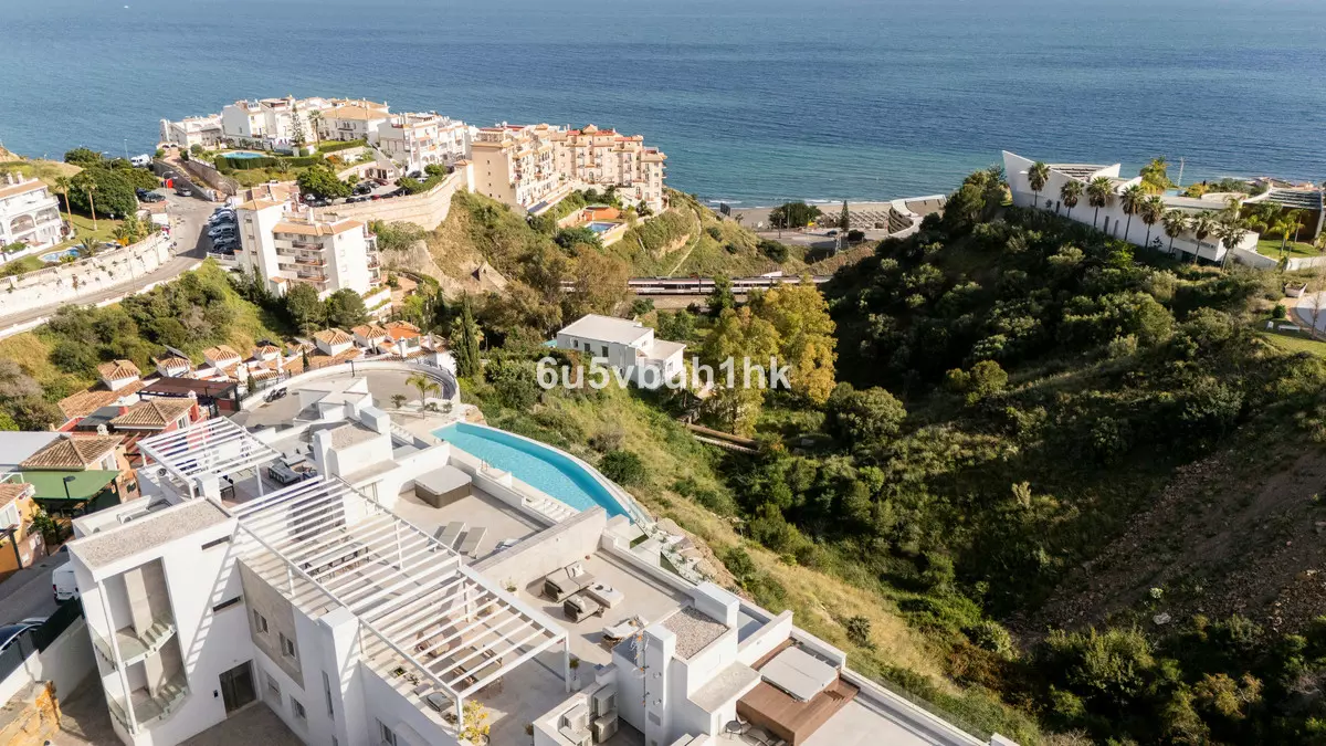 3-bedroom Apartment In Benalmádena, Spain (260 M²)
