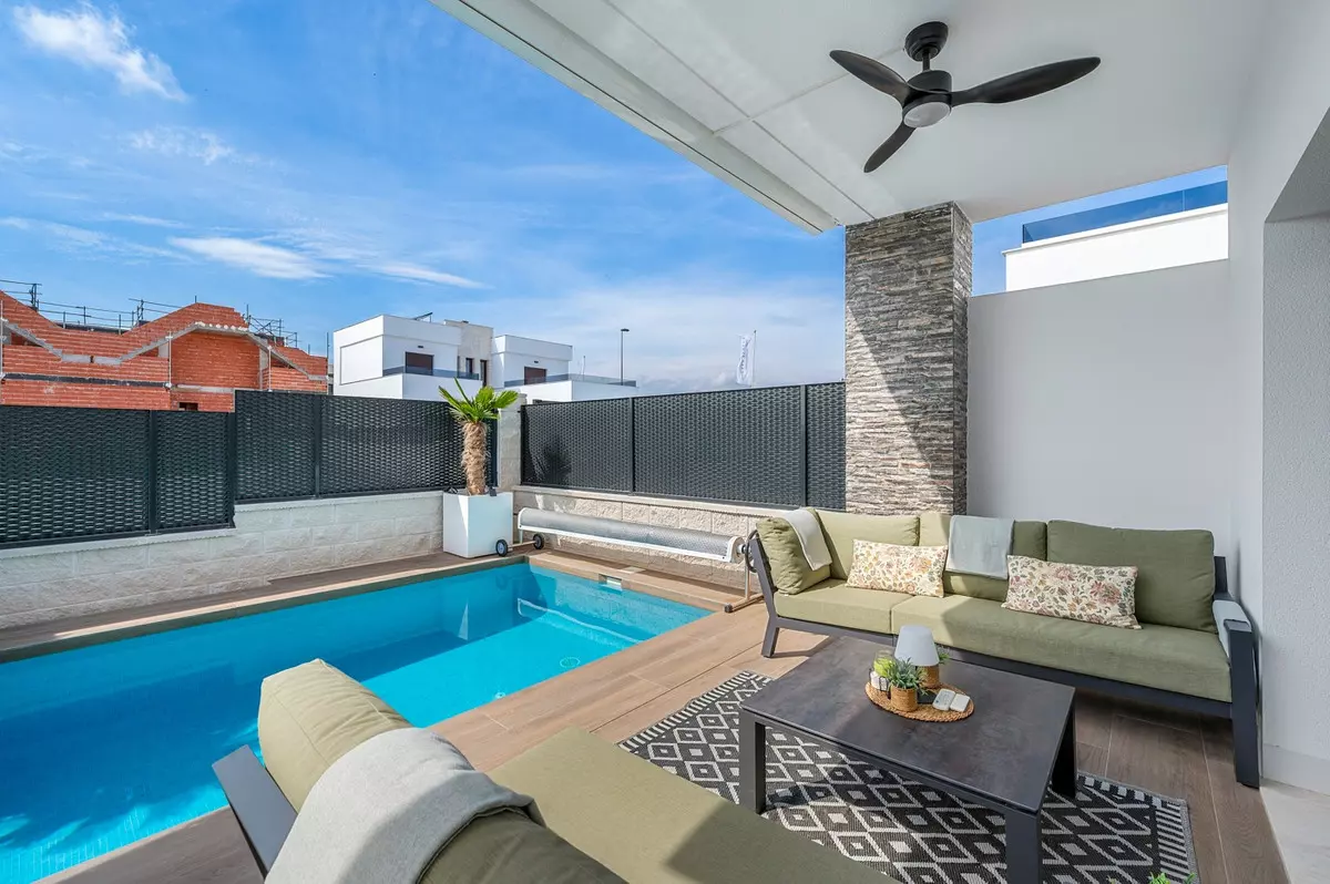 3-bedroom Villa In Orihuela, Spain (119 M²)