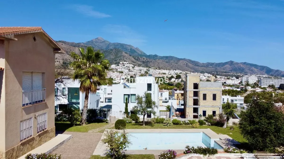 6-bedroom Villa In Nerja, Spain (314 M²)