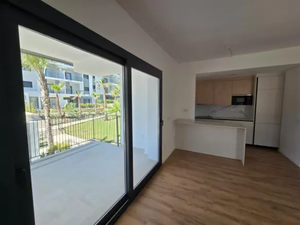 3-bedroom Apartment In Estepona, Spain (93 M²)