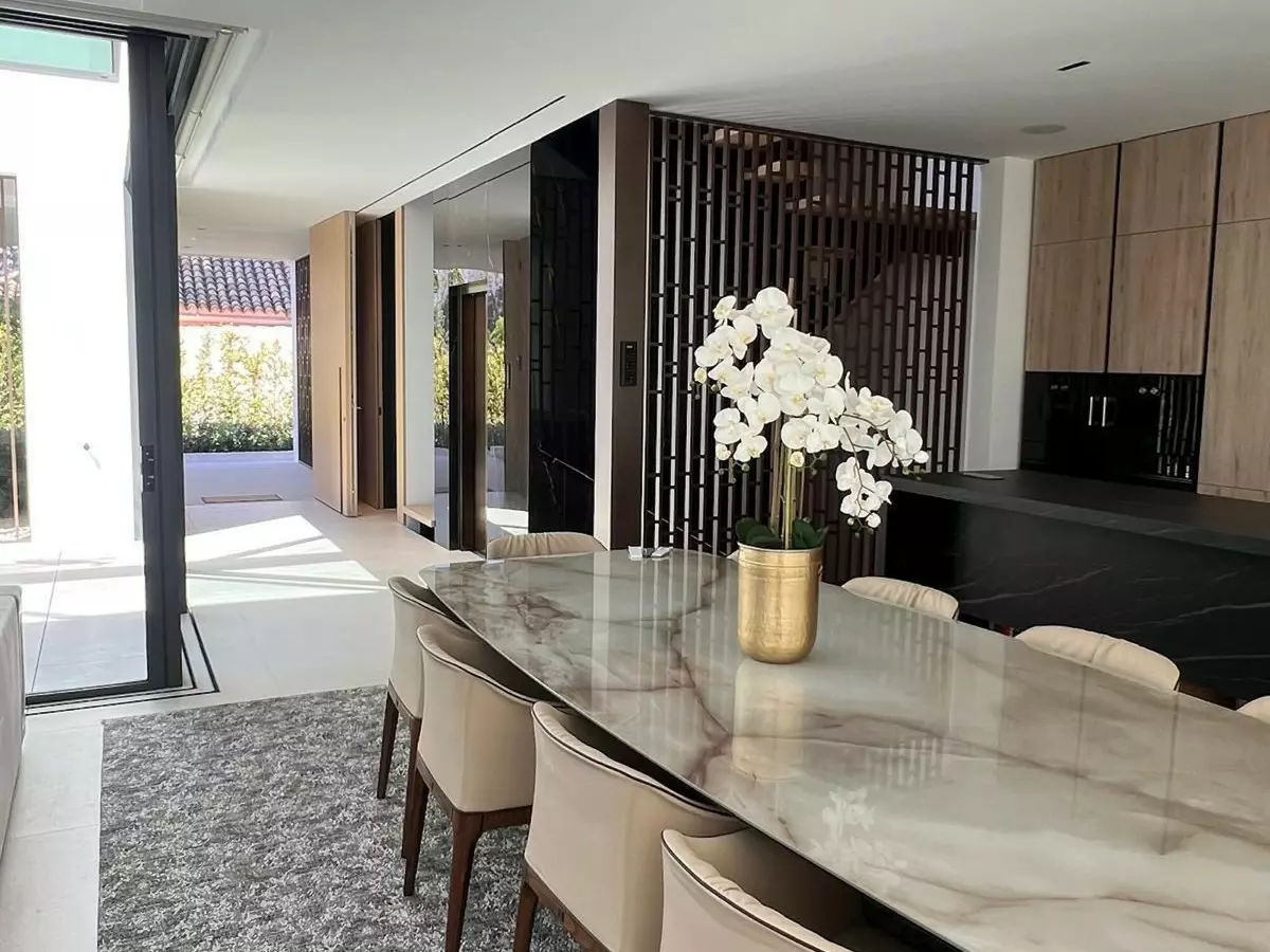 4-bedroom Villa In Marbella, Spain (445 M²)