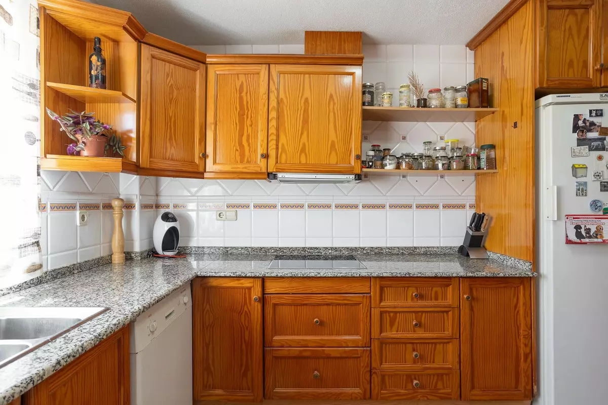 6-bedroom Villa In Torrevieja, Spain (375 M²)