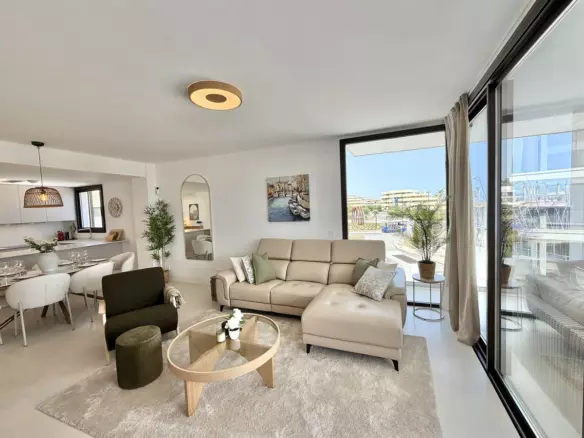 3-bedroom Apartment In Fuengirola, Spain (101 M²)