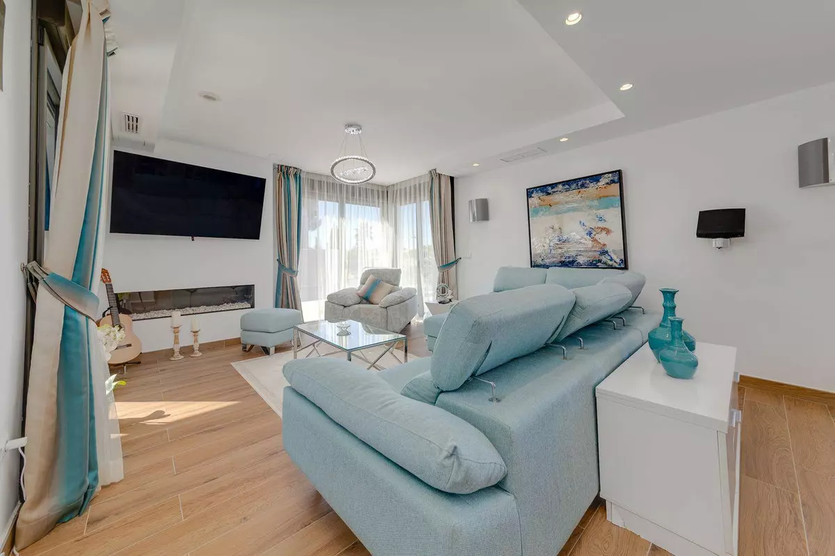 3-bedroom Villa In Orihuela, Spain (461 M²)