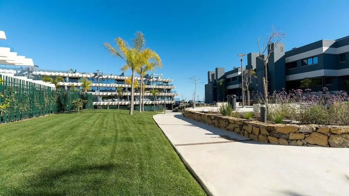 3-bedroom Apartment In Estepona, Spain (120 M²)