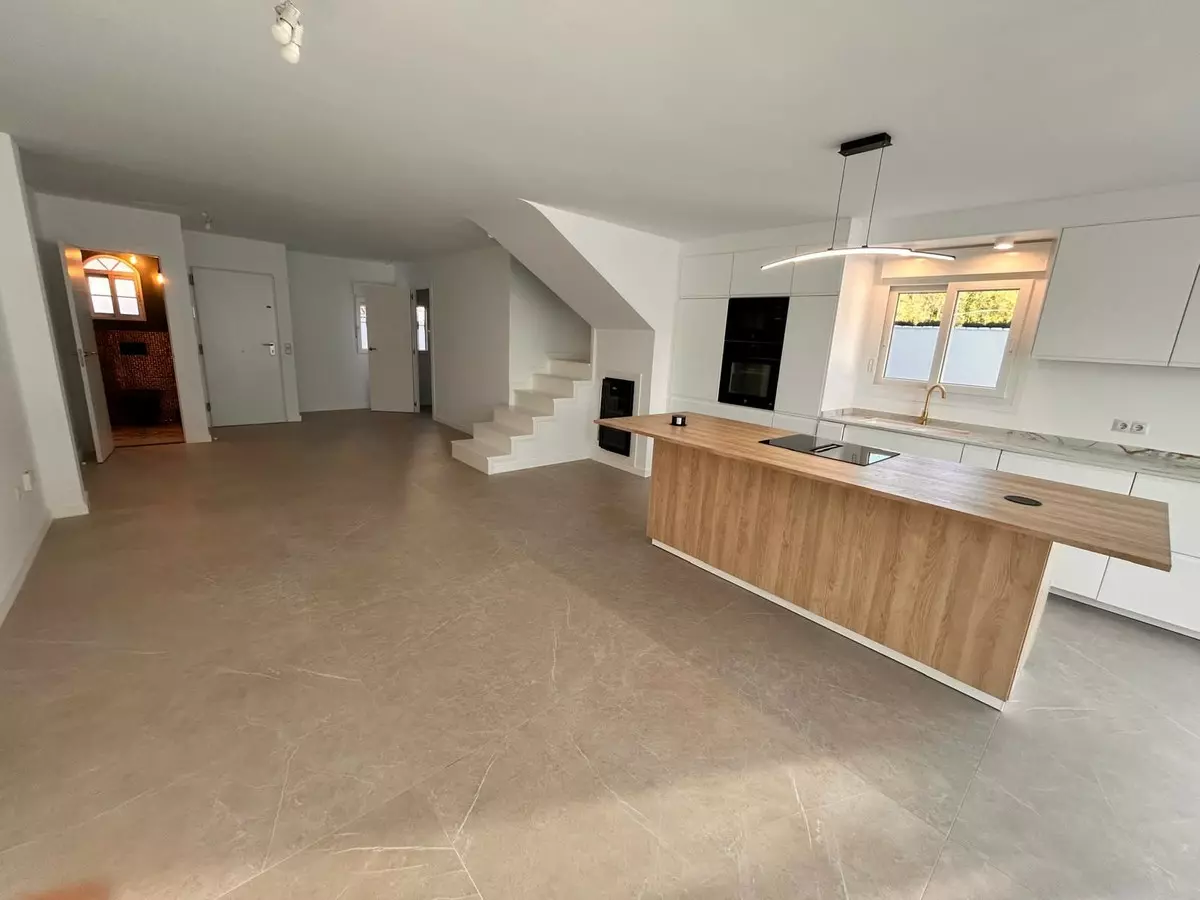 4-bedroom Villa In Marbella, Spain (278 M²)