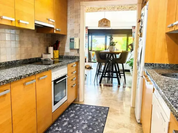 2-bedroom Apartment In Estepona, Spain (151 M²)