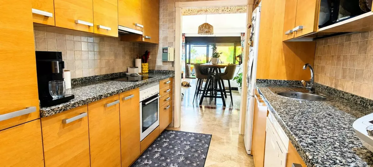 2-bedroom Apartment In Estepona, Spain (151 M²)