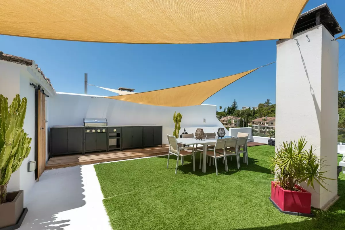 3-bedroom Apartment In Benahavis, Spain (173 M²)