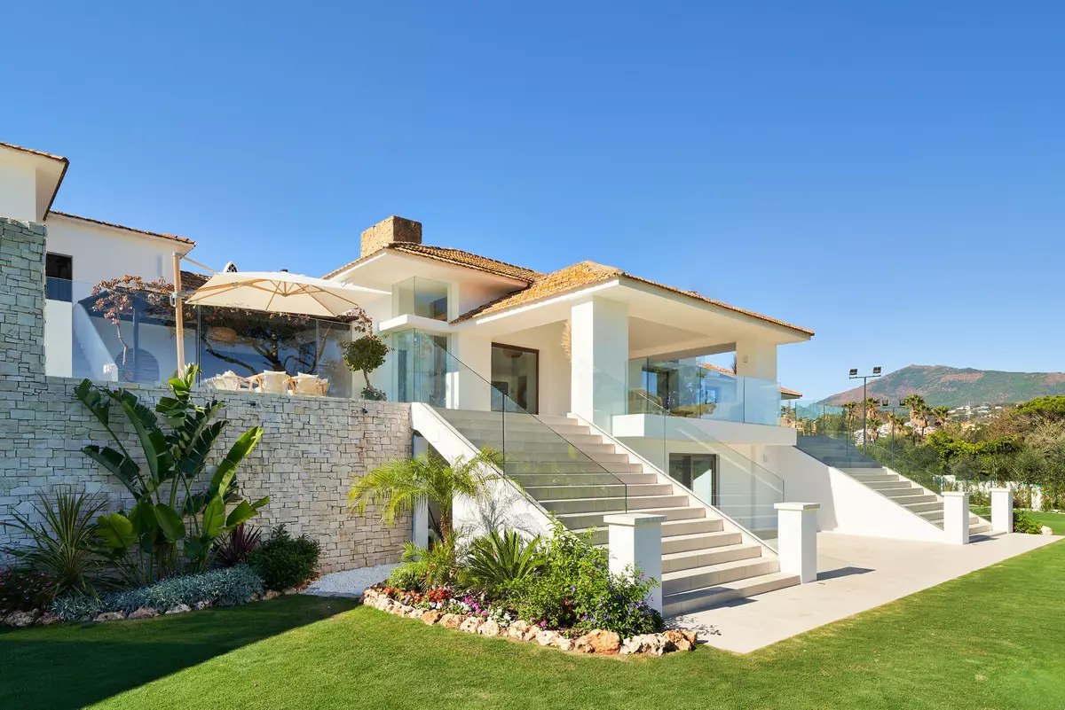 6-bedroom Villa In Marbella, Spain (449 M²)