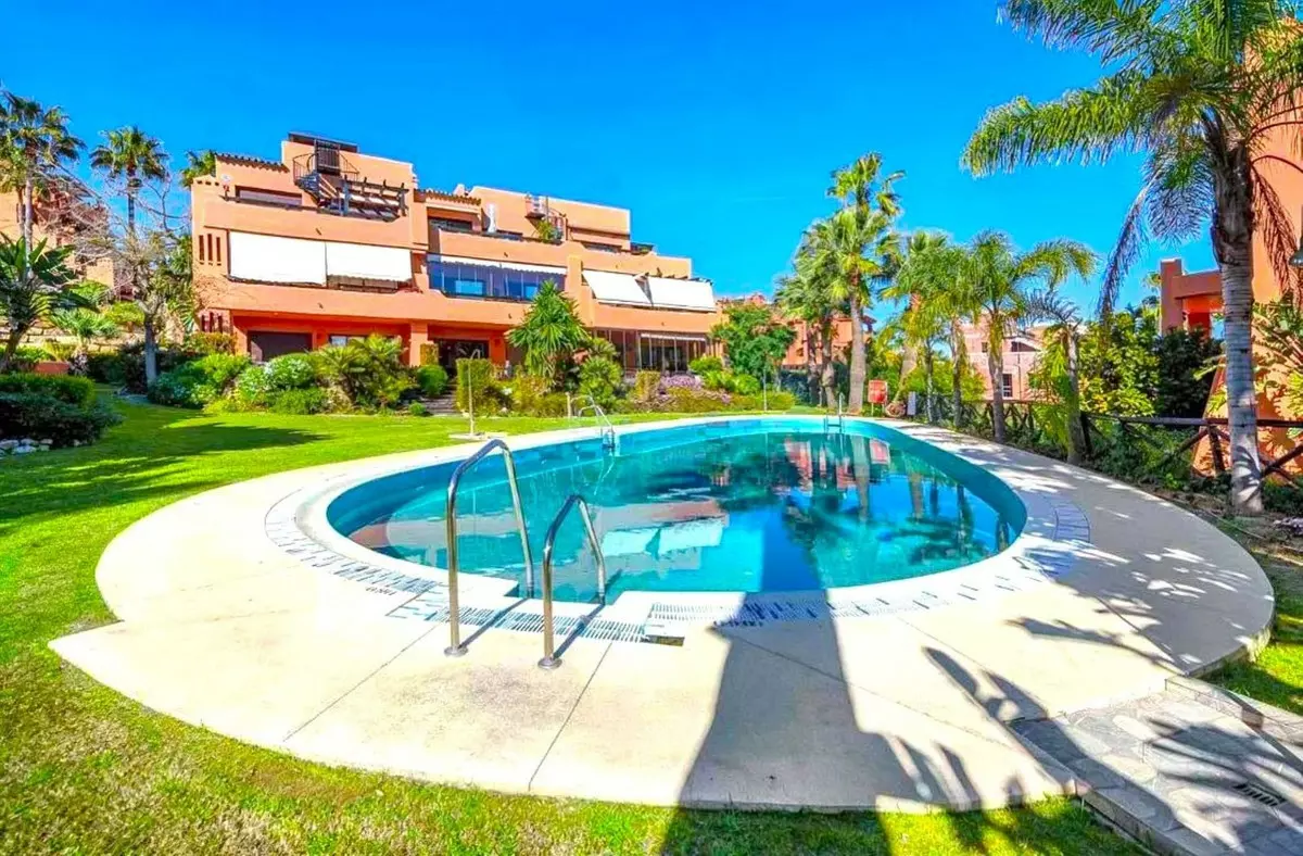 2-bedroom Apartment In Estepona, Spain (151 M²)