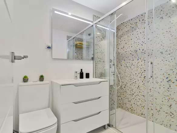 4-bedroom Apartment In Marbella, Spain (198 M²)