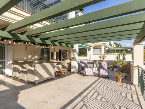 3-bedroom Apartment In Marbella, Spain (130 M²)