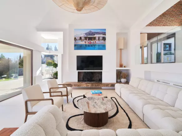 6-bedroom Villa In Marbella, Spain (449 M²)