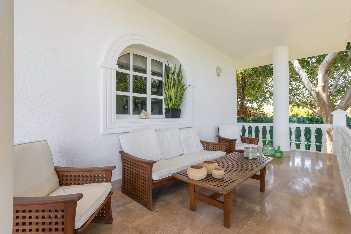 4-bedroom Villa In Torrevieja, Spain (420 M²)