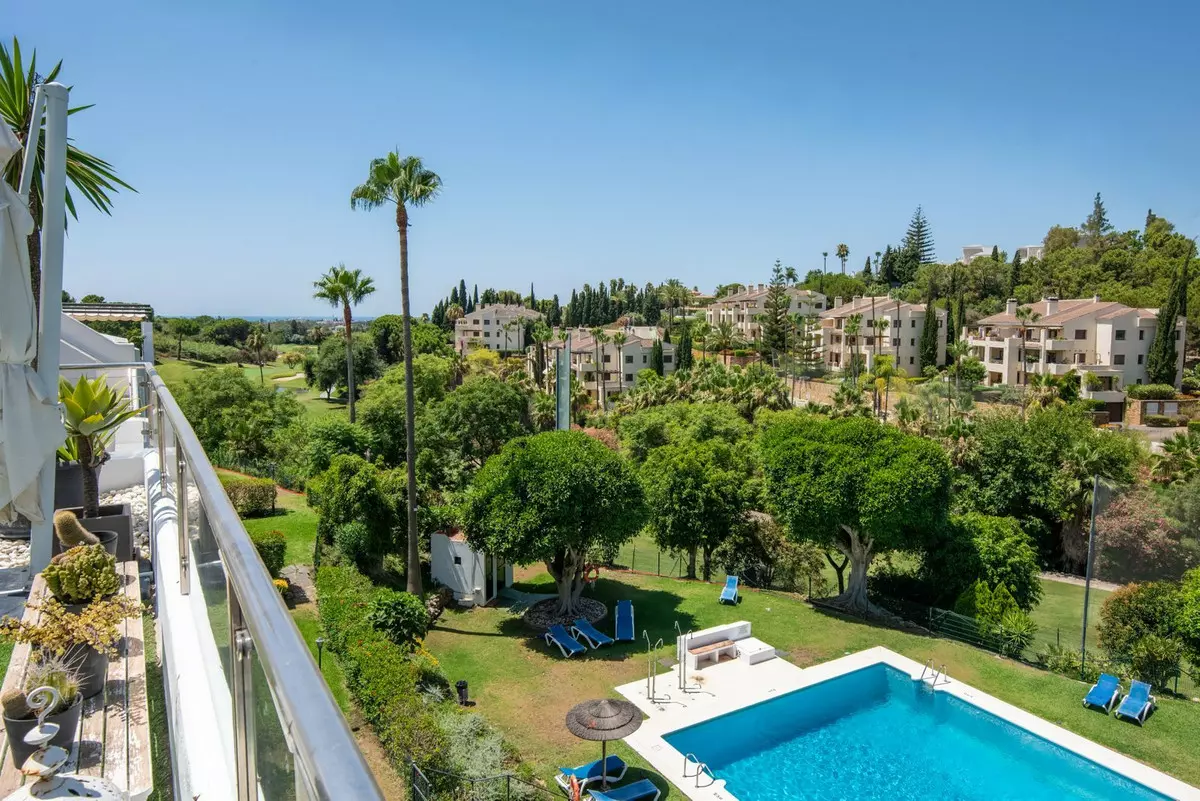 3-bedroom Apartment In Benahavis, Spain (173 M²)