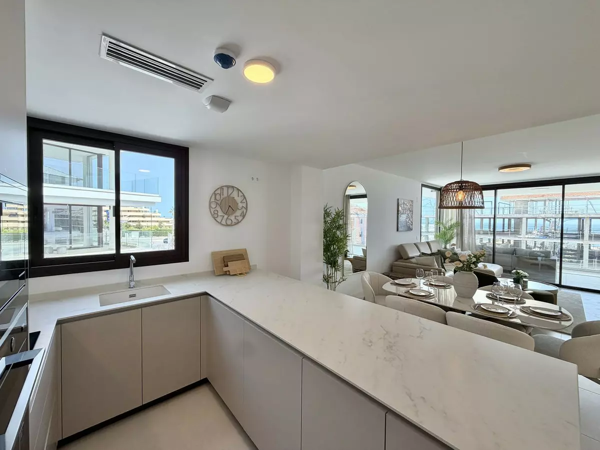 3-bedroom Apartment In Fuengirola, Spain (101 M²)