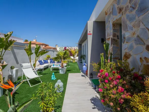 3-bedroom Villa In Torrevieja, Spain (140 M²)